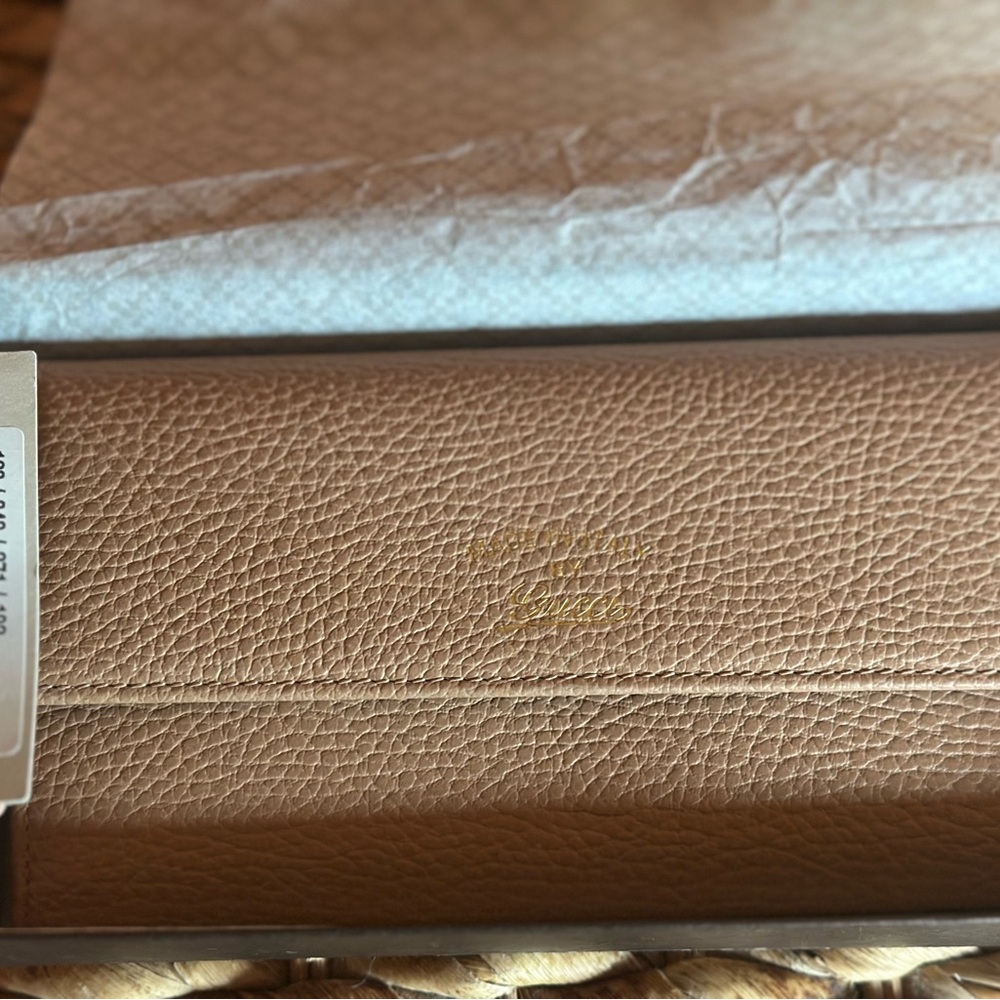 NWT GUCCI PEBBLED LEATHER CONTINENTAL WALLET